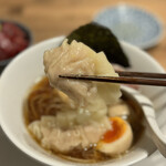 酒肴場 屯 - 肉ワンタンはみっしりお肉に優しい味付け