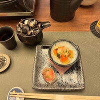 桑名蛤料理・蛤しゃぶしゃぶ 貝新 - 前菜とシジミプレッソ