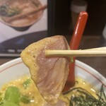 はかた こぶし - チャーシューではなくヒラスの刺身！