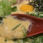 はかた こぶし - 納豆の泡あわ層の下には澄んだスープが