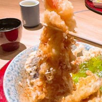きじま 新横浜店 - ずっしりとした重さ。大きなお口を開けてかぶりつきます。
