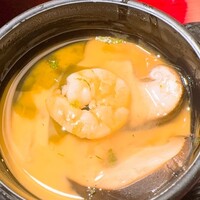 きじま 新横浜店 - 蓋を開けると柚子のとても良い香りが漂います。小ぶりながら具沢山でとても美味しい茶碗蒸しです。