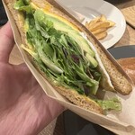 Mr.Tokyo BURGER’S cafe - アボカドサンド・断面。