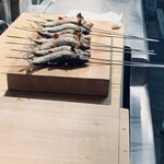 佳肴岡もと - 天然でも煙モクモクの炭火焼き