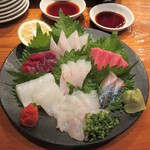 魚虎 - メニューにはないけど、大半の人が注文する刺し盛り