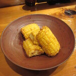 魚虎 - あげもろこし 680円