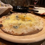 葡萄酒自助餐×肉 ESOLA 長岡站前店 - クワトロフォルマッジ（９９０円）