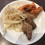 炭火焼肉 にく式 - 前菜からもう美味い♡