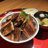 炭焼 うな富士 有楽町店 - 肝入り上うなぎ丼7210円税込、以下内税表記、小鉢・吸物・香の物付き