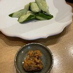 喜なさる - モロキュウ　頂き物です。
      清涼感の有る香りが夏はきゅうり!て感じでした。