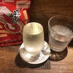麹町いづみや しろ - カルビーかっぱえびせん ・天の戸 一穂積 純米吟醸 