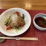 ステーキレストランそうま - サラダ(量もたっぷり)