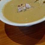 麺屋 真心 - 手もみ海苔が味の良いアクセントになっています