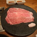 焼肉うしごろ - 鹿児島県産の大判サーロインその1です。