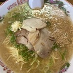 江ちゃんラーメン - 上からゴマの花咲いてます♩