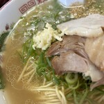 江ちゃんラーメン - 大きめを一つクラッシュしましたよ♬