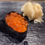 札幌魚河岸 五十七番寿し - いくら。