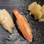 札幌魚河岸 五十七番寿し - ズワイガニ、白つぶ。