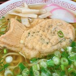 名代 中華そば 山金 - たい焼きが、乗ってます