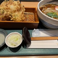 新潟名物 布のり蕎麦とおいしい酒菜 きなせや. 赤坂割烹店 - 
