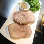 鉄板焼 石狩 - 焼く前の牛タン 2024.8月