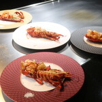 鉄板焼 石狩 - 皿の色がそれぞれ違います 2024.8月