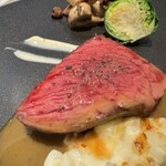 オオハラ エ シーアイイー - 国産牛ザブトンのローストフォンドヴォーソース
      2024年8月9日