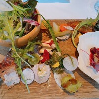 ル・ニコ・ア・オーミナミ - 前菜 〜カッティングボードにいろいろな料理を〜