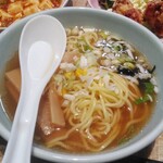 ISSEI - 定食のラーメン