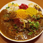 ドムジンスパイスカフェ - ドムジン・トリプル・プレート ¥1750