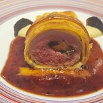 シェ・イノ - 子羊のパイ包み焼きマリアカラス風