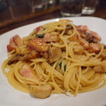 ラ スピーゴラ - きのことパンチェッタのパスタ