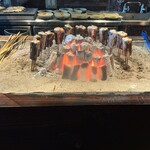 たでの葉 - なんとウナギを開かずに焼いております