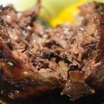 アピシウス - ナイフを入れると（絵的には美しくなく恐縮です）