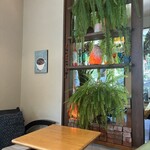 ナチュラル　カフェイーナ - 内観