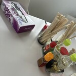 ウェイウェイ餃子 - テーブル