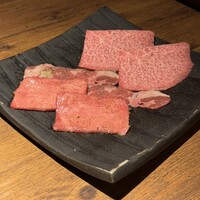 和牛とタン 焼肉 とみ 新橋本店 - 