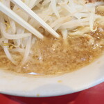 ラーメン二郎 - スープ
