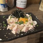 やきとん酒場あおば - 地鶏の塩ユッケ