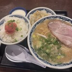 博多麺房 赤のれん 丸ビル店 - 