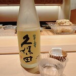 すが弥 - 黒鮑に合わせて久保田の翠寿を選択