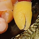 すが弥 - 塩抜きしただけの無着色の数の子です