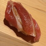 すが弥 - 蛇腹です。太いスジが見えますが、まったく歯に当たりません