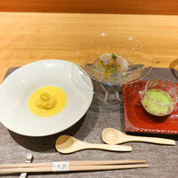 丸新 - 枝豆摺り流し、とうもろこし豆腐わせのみかん、パッションフルーツ、しめあじ、