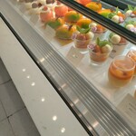 ザ・ペニンシュラ ブティック&カフェ - 沢山のマンゴー、ケーキ