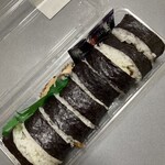 寿司と刺身とお惣菜 すし丸 - 特製太巻700円