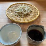 季より - 粗挽蕎麦