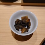 鮨 詠心 - 鮑の周りを揚げたものを