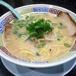 京橋マキノ家 緑橋店すず家 - とんこつラーメン700円