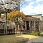 Kyuusakuranomiya Koukaidou - 右奥が、レストランの「旧桜ノ宮公会堂」。